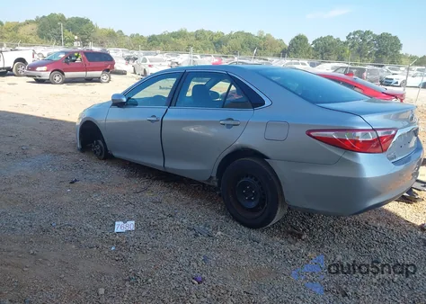 2016 Toyota Camry Le z USA, uszkodzony, nr VIN 4T4BF1FK2GR553212